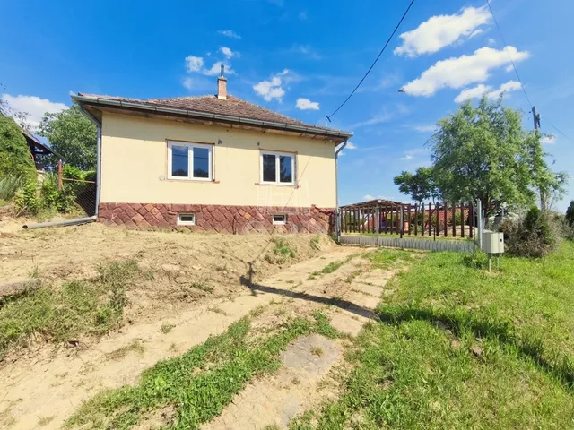 Eladó ház Hottó 105 nm