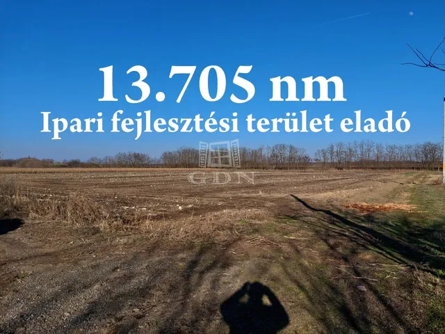 Eladó kereskedelmi és ipari ingatlan Újfehértó 13705 nm