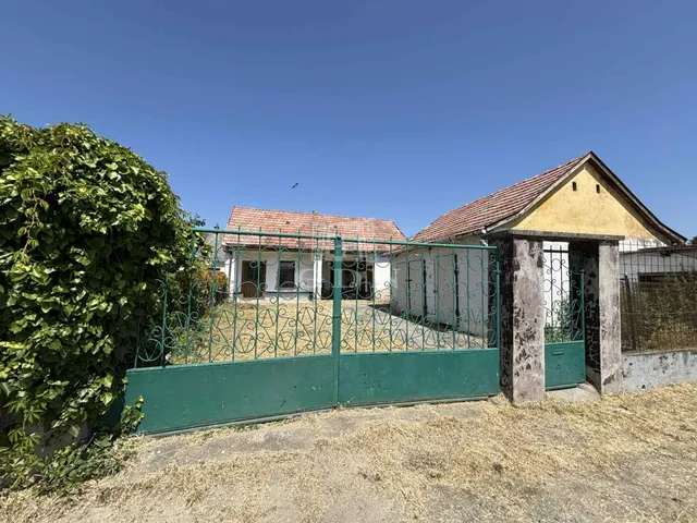 Eladó ház Hajós 130 nm
