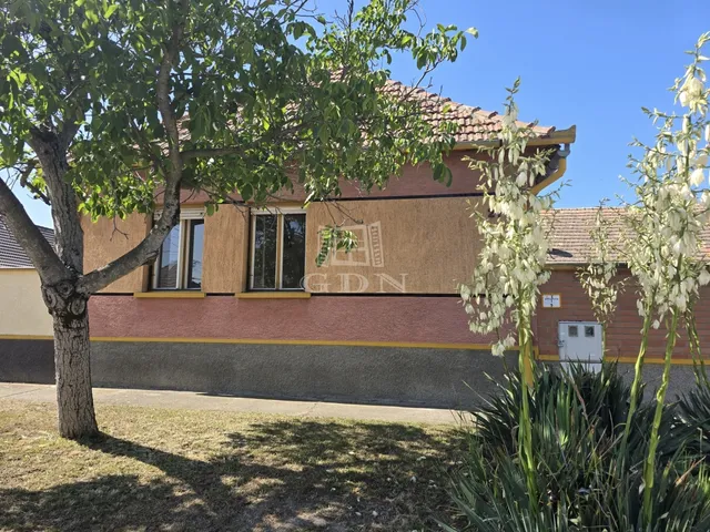 Eladó ház Vaskút 250 nm