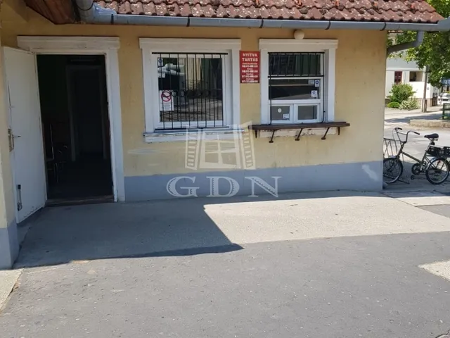 Eladó kereskedelmi és ipari ingatlan Gyönk 40 nm