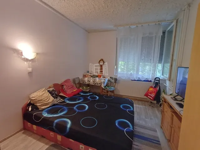 Eladó lakás Baja, Újvárosi lakótelep 18 nm