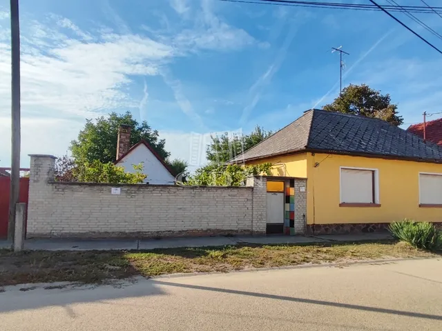 Eladó ház Baja, Bajaszentistván 100 nm