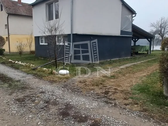 Eladó nyaraló Érsekcsanád, Dunapart 73 nm