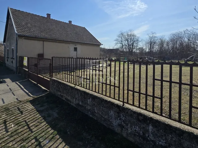 Eladó ház Borota 75 nm