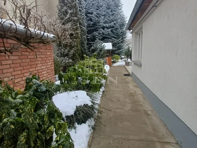 Eladó ház Baja, Rókusváros 92 nm