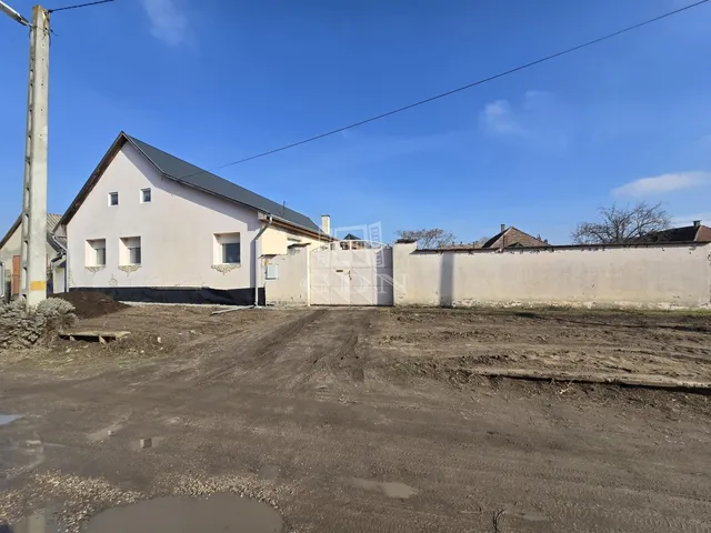 Eladó ház Vaskút 131 nm