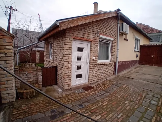 Eladó ház Baja 90 nm