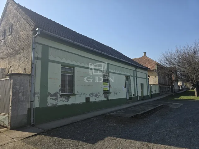 Eladó kereskedelmi és ipari ingatlan Kunbaja 115 nm