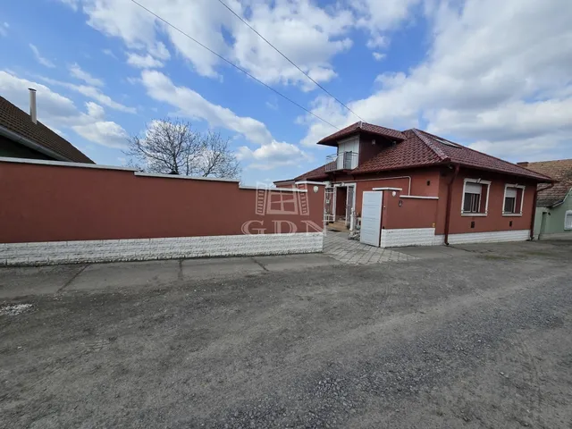 Eladó ház Baja 171 nm