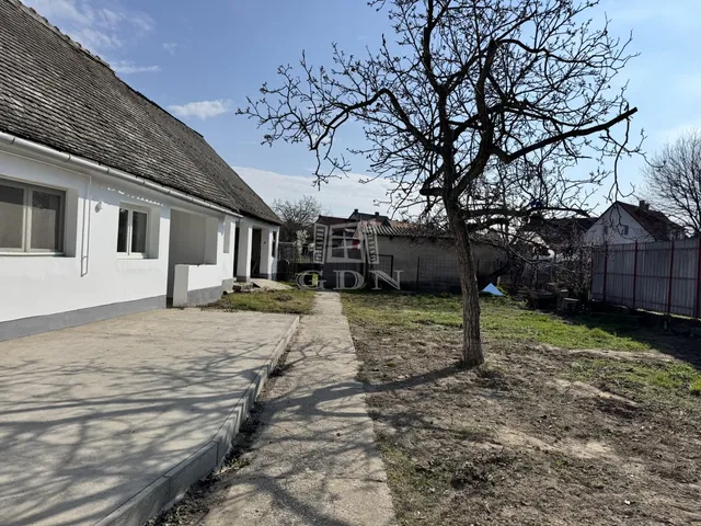 Eladó ház Baja, Bajaszentistván 203 nm