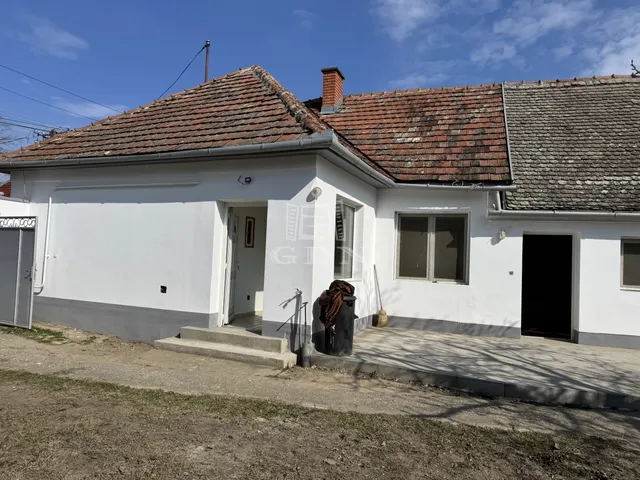 Eladó ház Baja, Bajaszentistván 203 nm