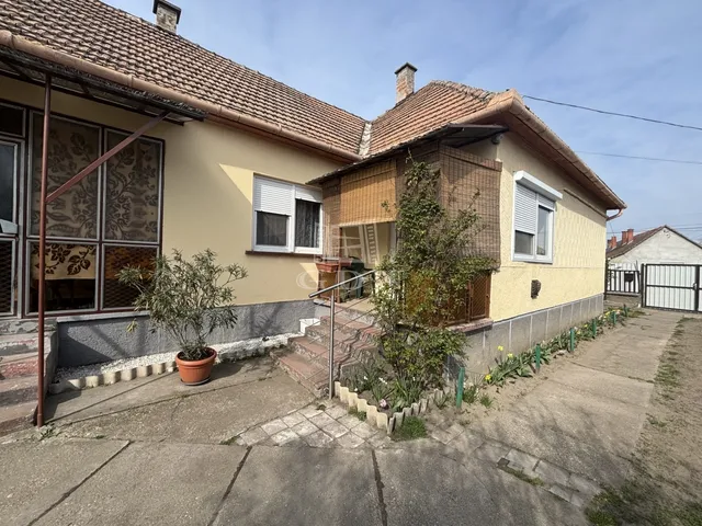 Eladó ház Baja, Bajaszentistván 110 nm