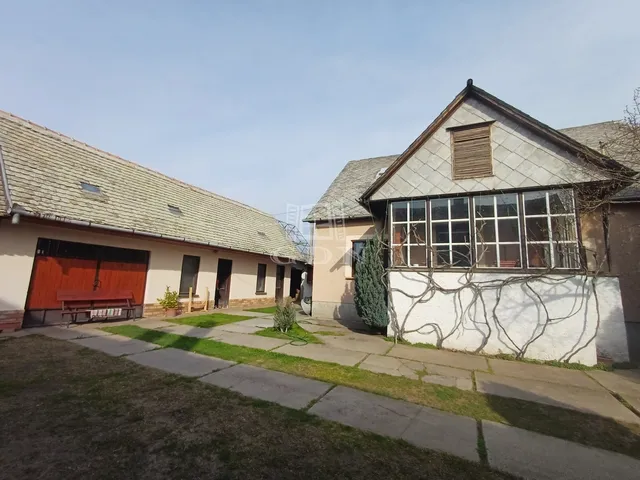 Eladó ház Érsekcsanád 75 nm