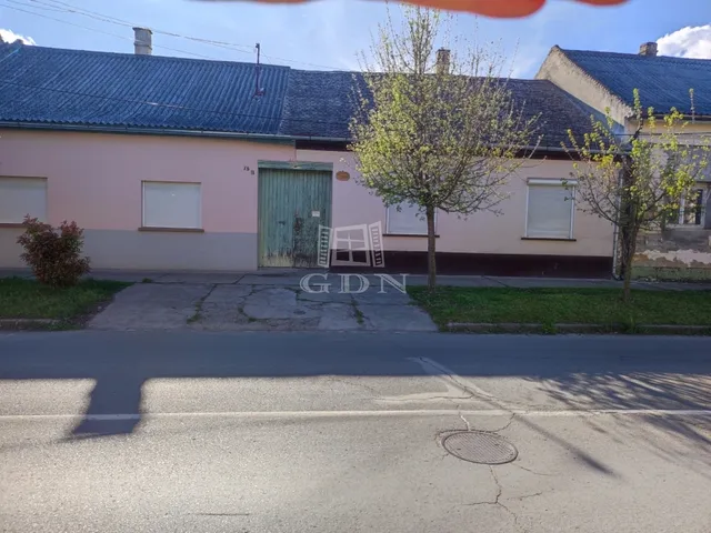 Eladó ház Baja, Belváros 76 nm