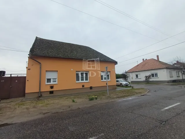 Eladó ház Baja, Rókusváros 96 nm