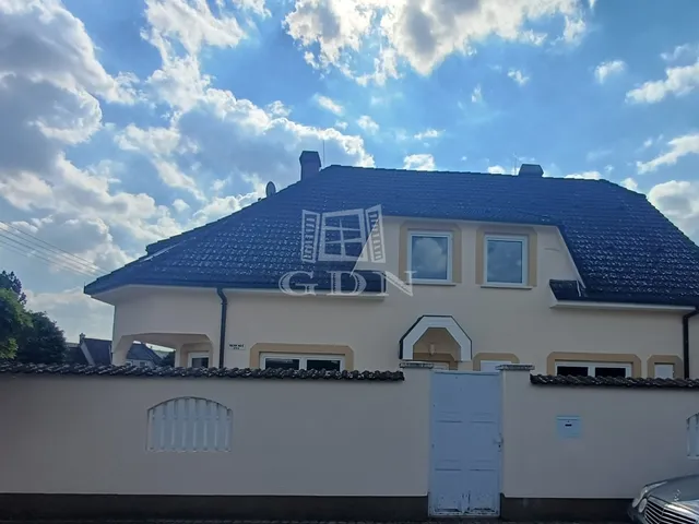 Eladó ház Baja, Szentjános 403 nm