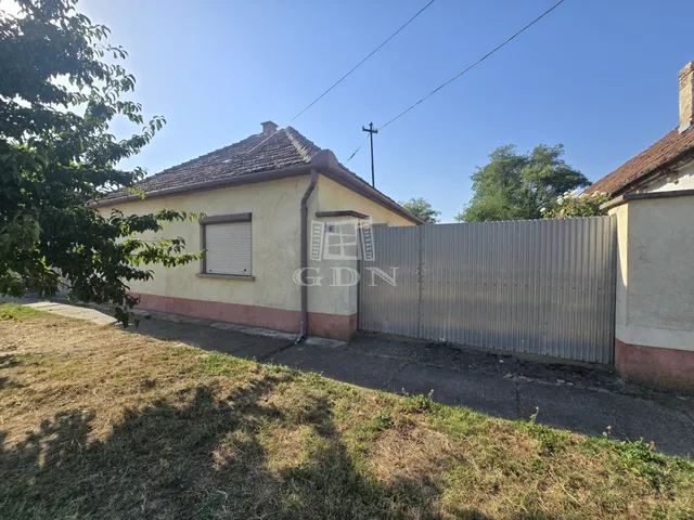 Eladó ház Katymár 1 nm