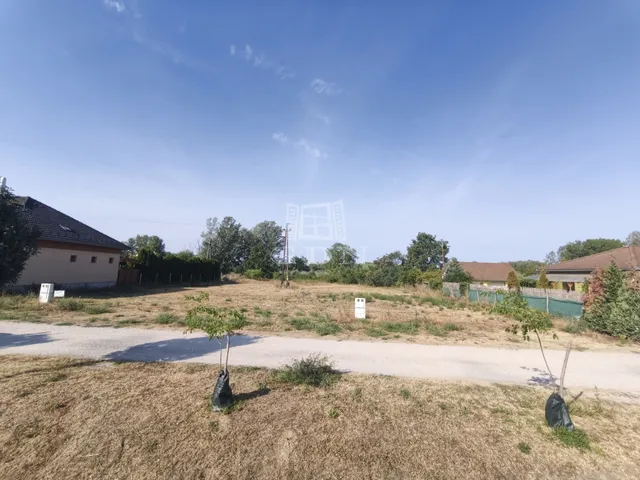 Eladó telek Vaskút 1800 nm