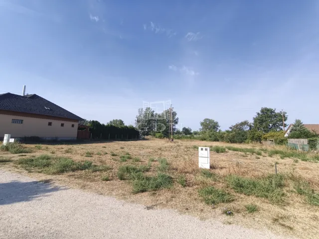 Eladó telek Vaskút 1800 nm
