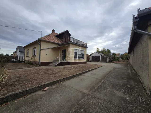 Eladó ház Érsekcsanád 98 nm