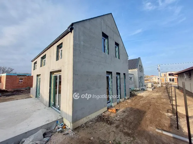 Eladó ház Székesfehérvár, Harmatosvölgy 207 nm