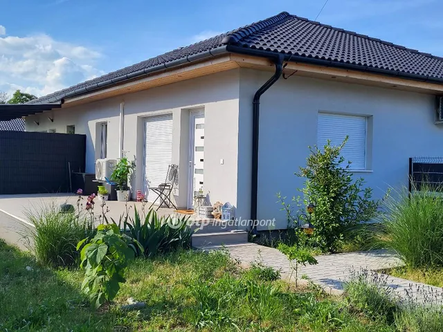 Eladó ház Siófok, Szabadifürdő 42 nm