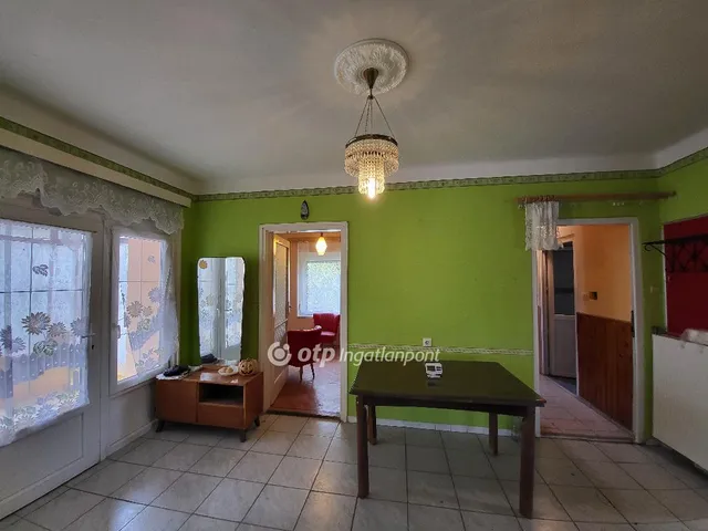 Eladó ház Tab 173 nm