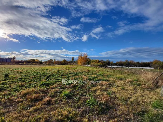 Eladó kereskedelmi és ipari ingatlan Siófok 11816 nm