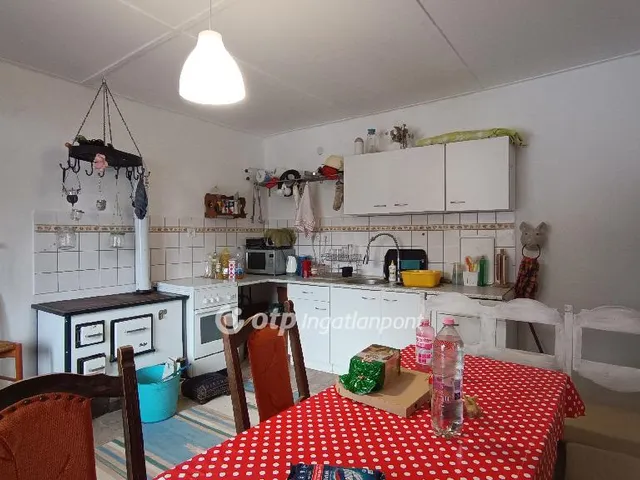 Eladó ház Karád 72 nm