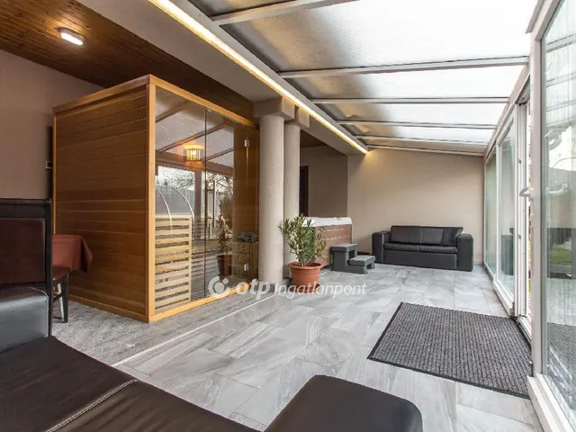 Eladó kereskedelmi és ipari ingatlan Balatonfenyves 285 nm