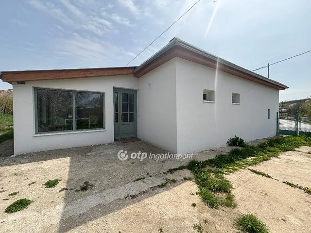 Eladó ház Kapoly 105 nm
