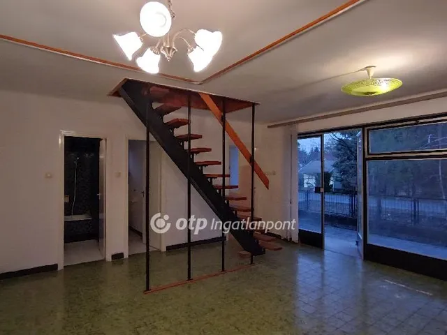 Eladó nyaraló Balatonlelle 69 nm