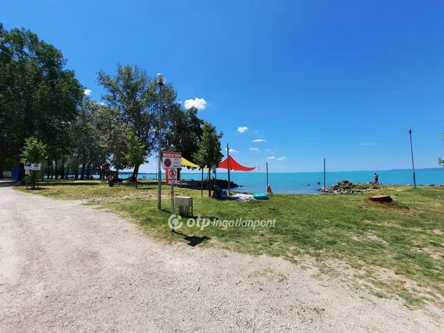 Eladó lakás Balatonakarattya 65 nm