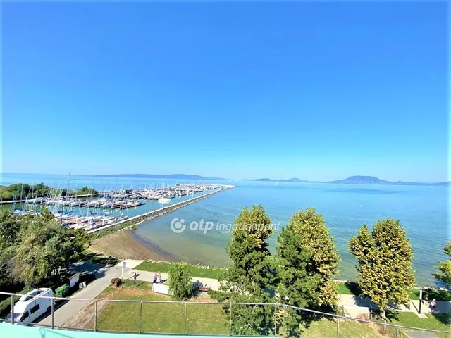 Eladó lakás Balatonfenyves 114 nm