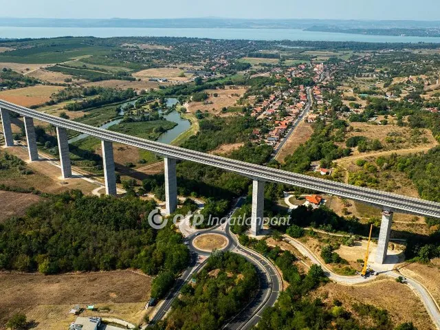 Eladó telek Kőröshegy 2991 nm