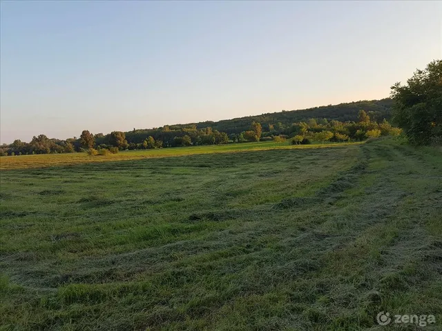 Eladó telek Sóskút 2414 nm