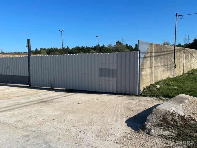 Kiadó kereskedelmi és ipari ingatlan Veszprém, Kádárta, Tószeg u. 30. 500 nm