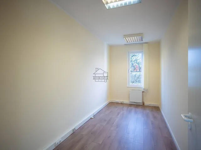 Kiadó kereskedelmi és ipari ingatlan Budapest II. kerület, Rózsadomb 101 nm