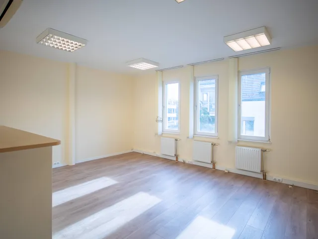 Kiadó kereskedelmi és ipari ingatlan Budapest II. kerület, Rózsadomb 101 nm