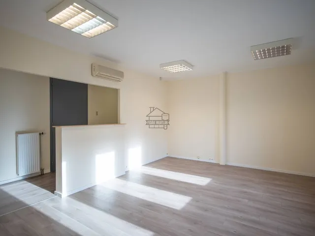 Kiadó kereskedelmi és ipari ingatlan Budapest II. kerület, Rózsadomb 101 nm