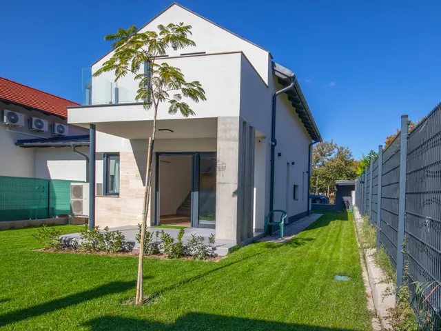 Kiadó ház Csömör 160 nm