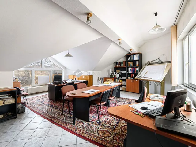 Eladó lakás Budapest XXI. kerület 156 nm