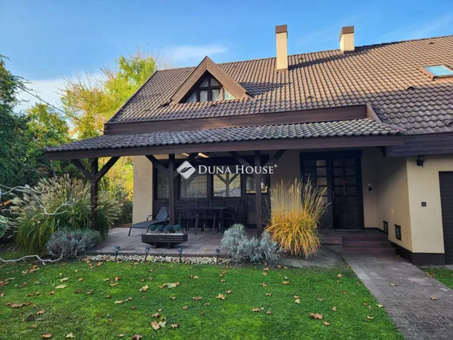 Eladó ház Siófok, Mikszáth Kálmán utca 210 nm