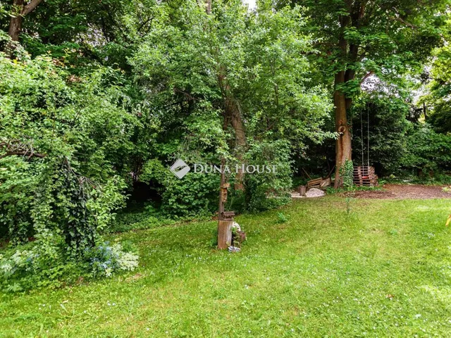 Eladó telek Budapest XII. kerület 1776 nm