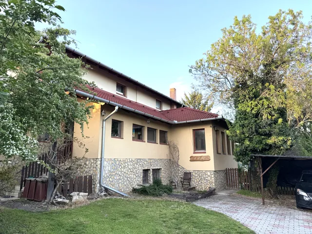 Eladó ház Érd 200 nm