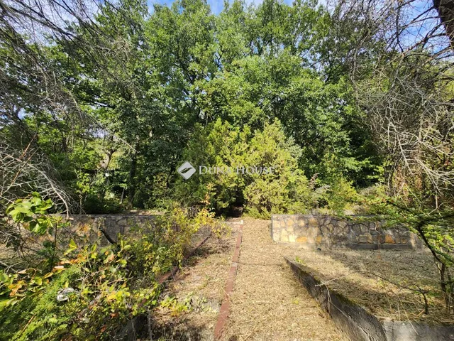 Eladó telek Remeteszőlős, Cinke utca 745 nm