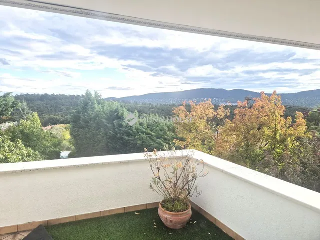 Eladó ház Üröm 206 nm