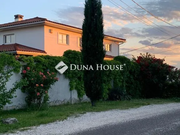 Eladó ház Üröm 206 nm