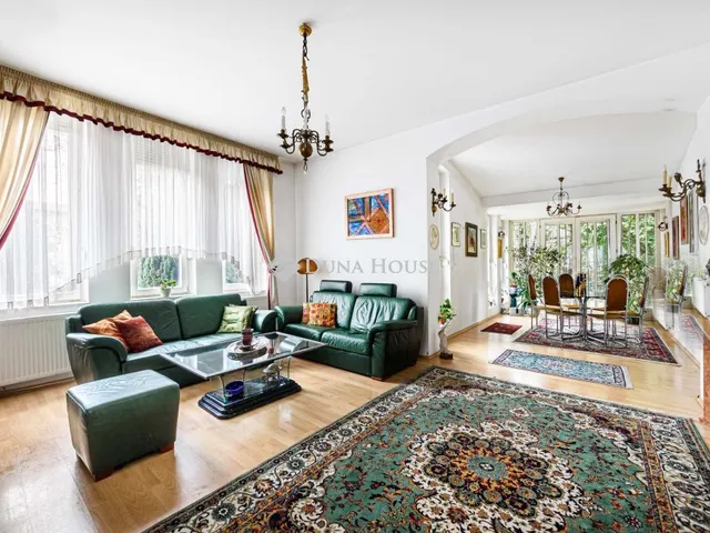 Eladó ház Budapest II. kerület 318 nm